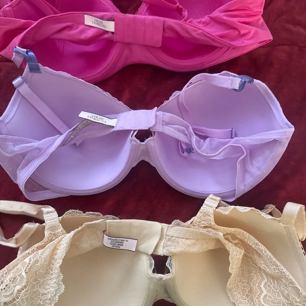 VS bras - Picture 2 of 2